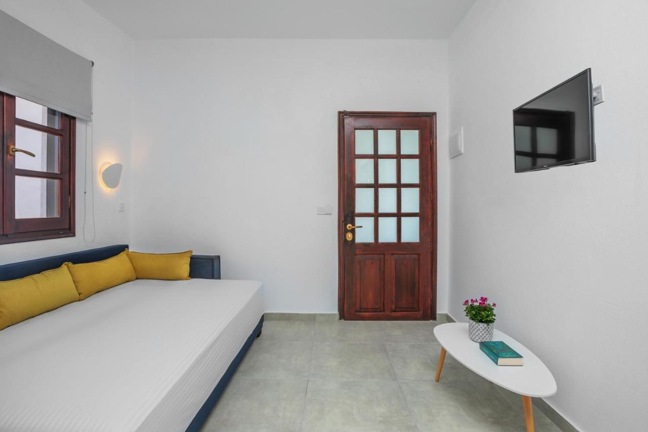 Eleon Suites Áfitos Extérieur photo