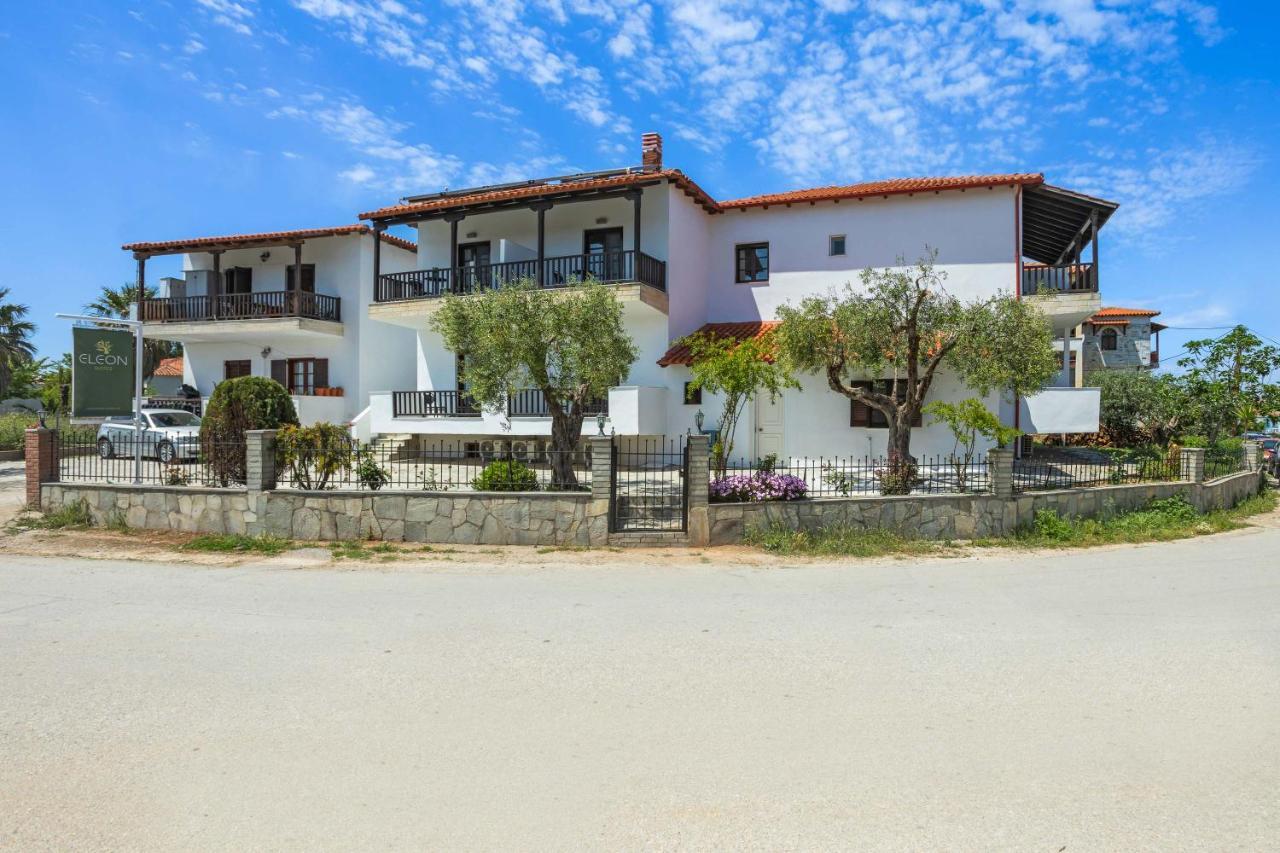 Eleon Suites Áfitos Extérieur photo