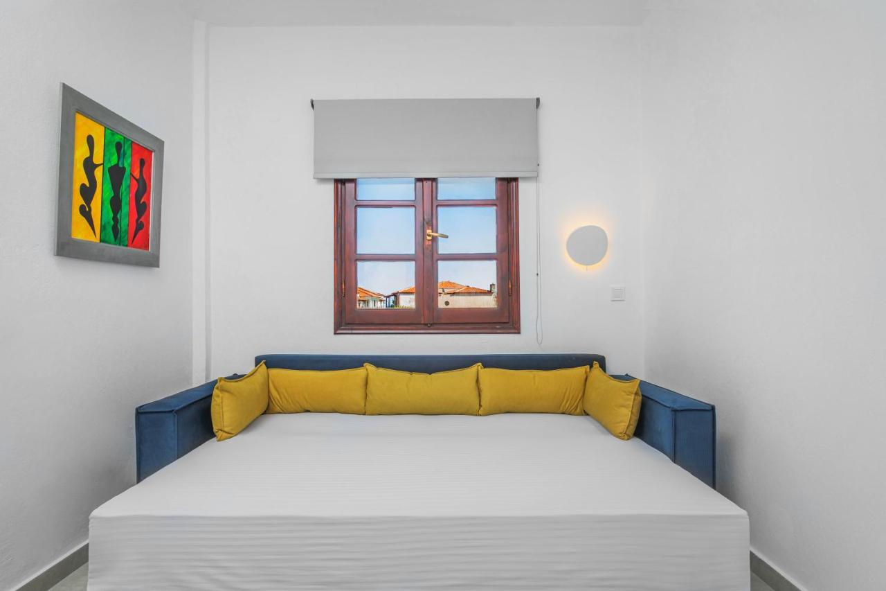 Eleon Suites Áfitos Extérieur photo